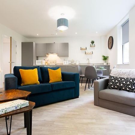 Polly'S Place Apartment Taunton & Free Off Road Parking & Wifi Exteriör bild