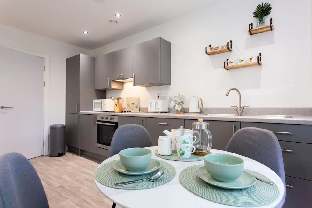Polly'S Place Apartment Taunton & Free Off Road Parking & Wifi Exteriör bild