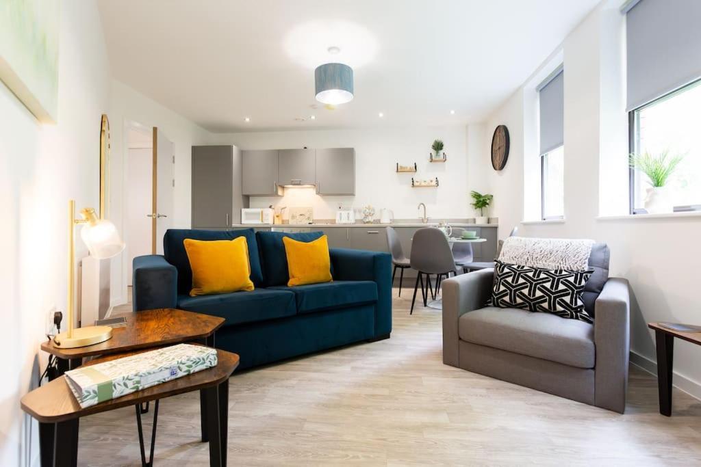 Polly'S Place Apartment Taunton & Free Off Road Parking & Wifi Exteriör bild