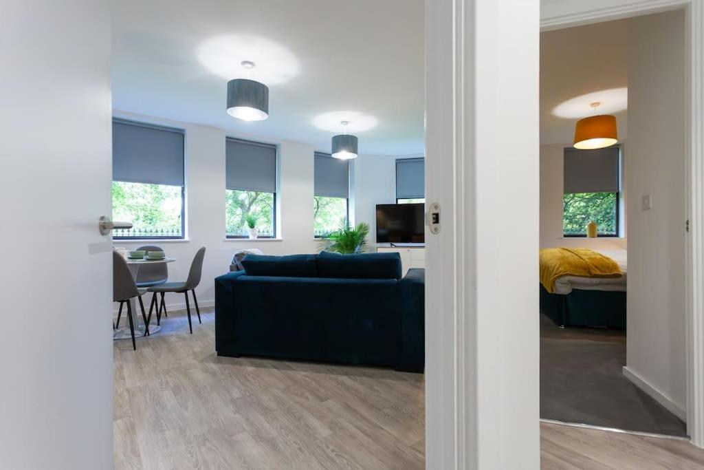 Polly'S Place Apartment Taunton & Free Off Road Parking & Wifi Exteriör bild