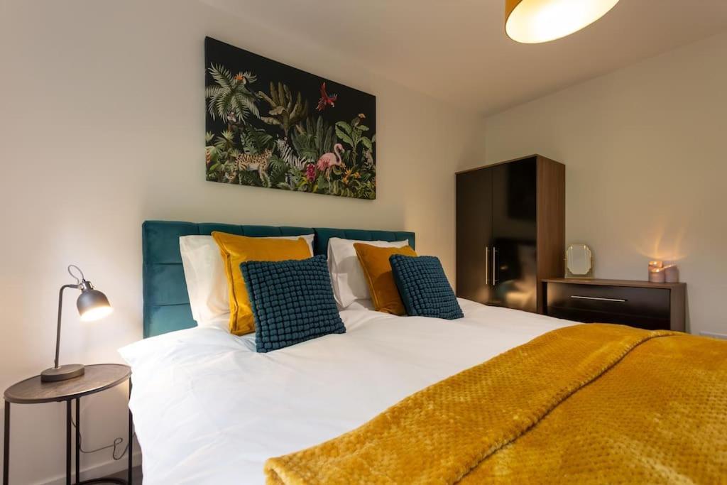 Polly'S Place Apartment Taunton & Free Off Road Parking & Wifi Exteriör bild