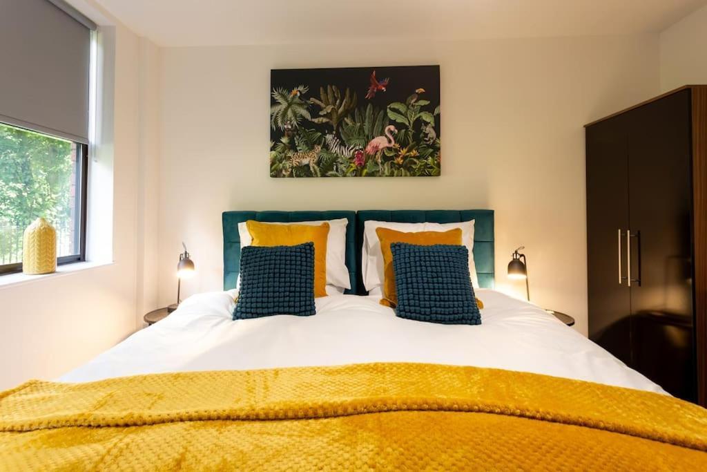 Polly'S Place Apartment Taunton & Free Off Road Parking & Wifi Exteriör bild